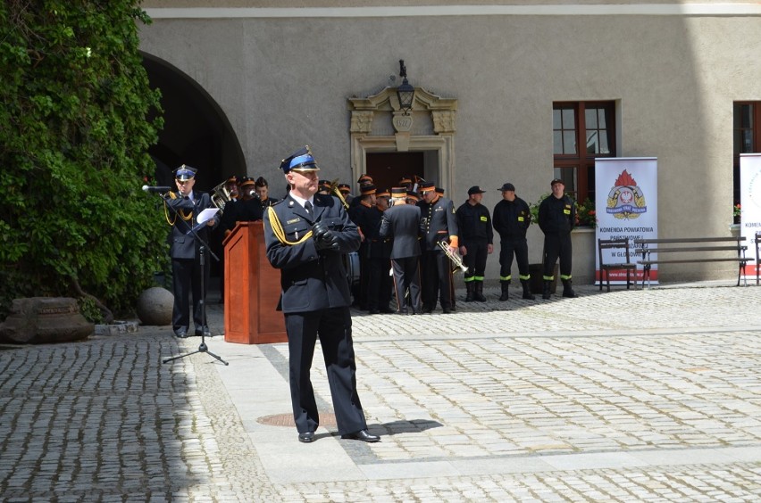 Odznaczenia i awanse dla strażaków z PSP w Głogowie