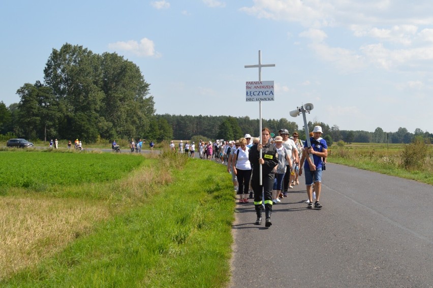 W pielgrzymce uczestniczyło prawie 130 osób.