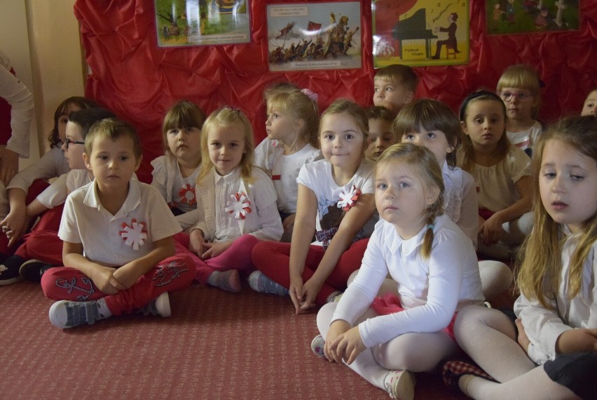 W przedszkolu nr 5 w Skierniewicach młodzi patrioci uczcili nadchodzące Święto Niepodległości