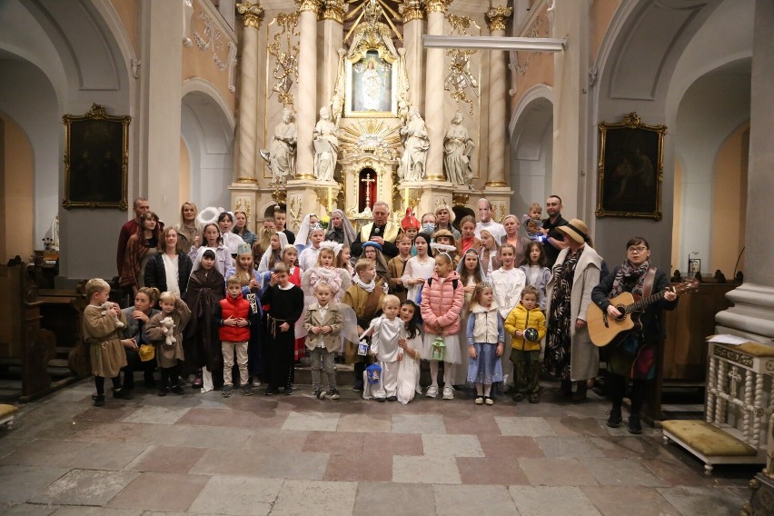 Dzieci i młodzież parafii Farnej z Wolsztyna uczestniczyli w Balu Wszystkich Świętych.
