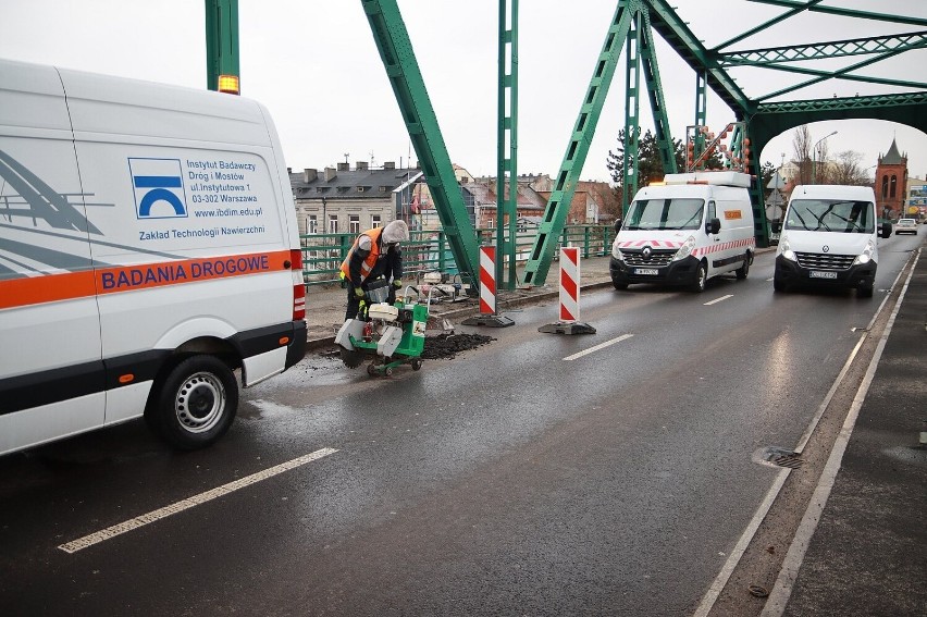Remont mostu stalowego we Włocławku przesunięto z 2023 na...