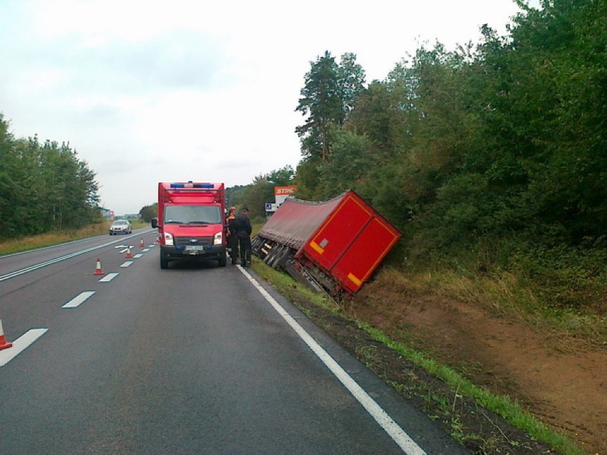Wypadek ciężarówki na krajowej ,,11"