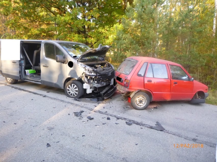 Śmiertelny wypadek w Koszwicach. W wyniku zderzenia dwóch pojazdów zginęła 60-letnia kobieta. Do wypadku doszło też w Pawonkowie [ZDJĘCIA]