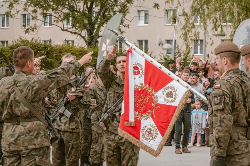 Lubelskie: „Ja, żołnierz Wojska Polskiego, przysięgam…”. Słowa roty wojskowej wypowiedziało 81 ochotników z Lubelszczyzny [ZOBACZ ZDJĘCIA]