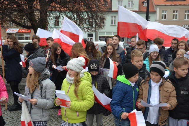 Trójka pleszewska  zaprosiła do śpiewania patriotycznych piosenek