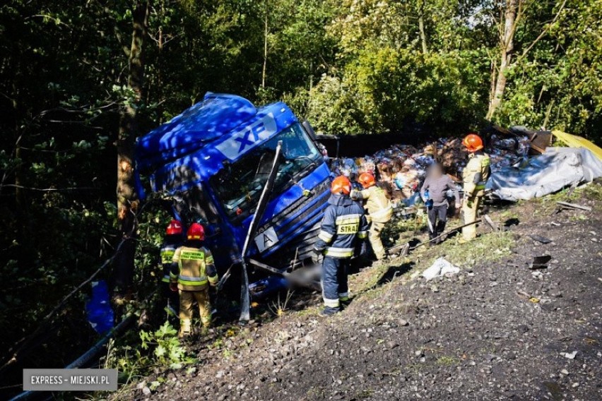 Groźny wypadek na trasie Wrocław-Kłodzko. Kobieta jechała z dziećmi. Doszło do czołówki z ciężarówką