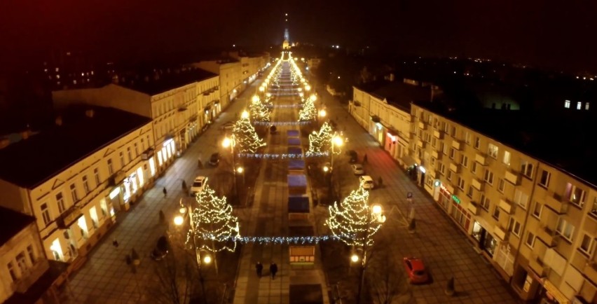 Liczba gimnazjów prowadzonych przez miasto: 22. Liczba...