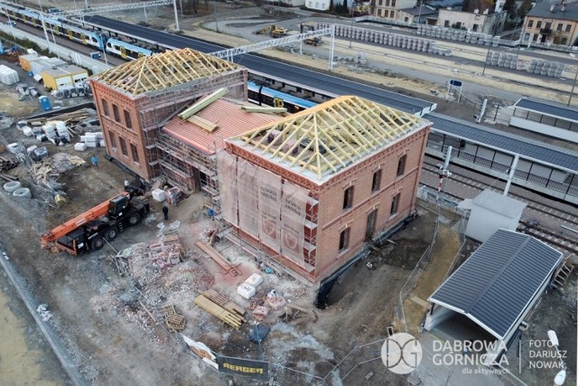 Trwa generalny remont i przebudowa dworca kolejowego w śródmieściu Dąbrowy Górniczej

Zobacz kolejne zdjęcia/plansze. Przesuwaj zdjęcia w prawo naciśnij strzałkę lub przycisk NASTĘPNE