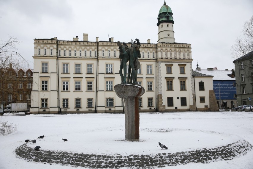 Zima w Krakowie po opadach śniegu w środę 27 stycznia