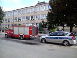 Fałszywy alarm bombowy w Gimnazjum w Pyrzycach. Sprawca usłyszy zarzuty [ZDJĘCIA]