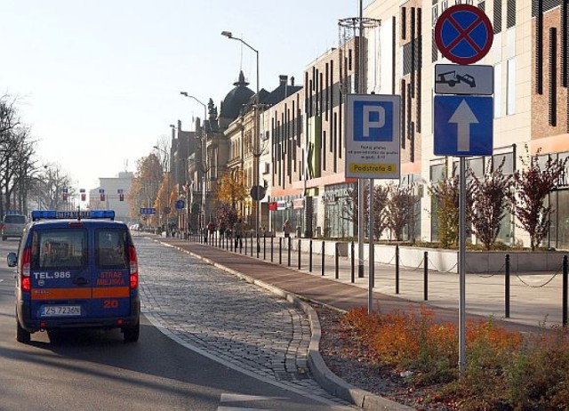 Kierowcy byli zdziwieni, po tym jak zaparkowali przy CH Kaskada ...