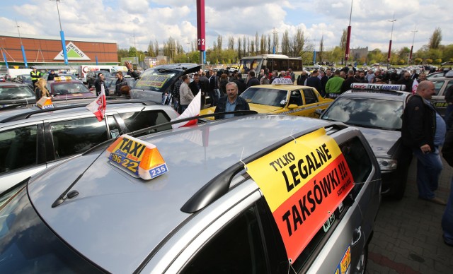 Protest taksówkarzy w Łodzi przeciwko Uberowi