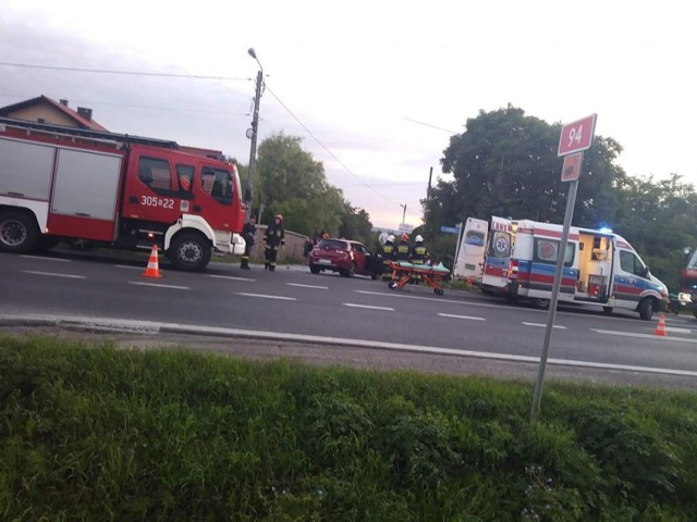 Wypadek na DK94 w Wielkiej Wsi. Dwie osoby ciężko ranne