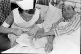 Tak leczono w Sieradzu w latach 60. Unikalne zdjęcia ze szpitala z archiwum Andrzeja Kałuziaka