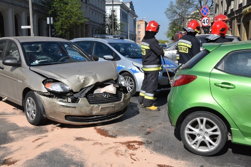 Po godzinie 9 w czwartek do zderzenia dwóch samochodów...