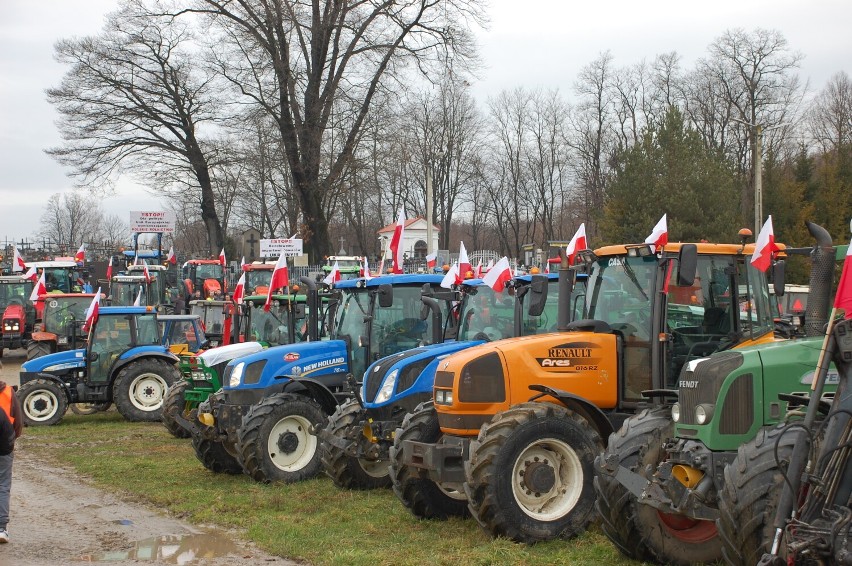 Protestujący rolnicy w Trzcinicy