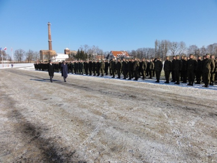 Pruszcz Gd.: Uroczysta przysięga wojskowa elewów szkolących się w 49. Bazie Lotniczej [ZDJĘCIA]