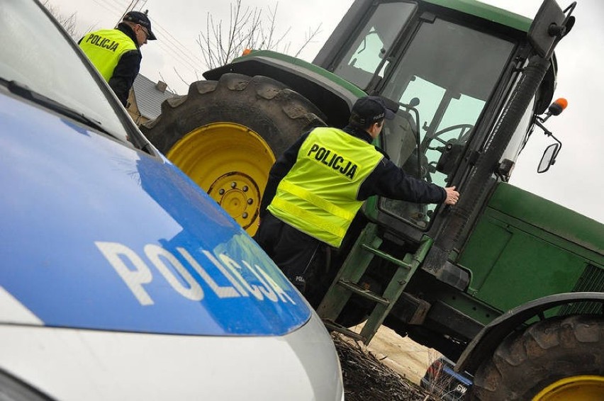 Doszło do samozapłonu silnika i ciągnik ruszył. Kobieta...