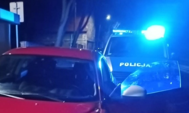 Policjanci z Kęt zatrzymali na ul. Kościuszki 32-latkę kierującą citroenem pod wpływem alkoholu