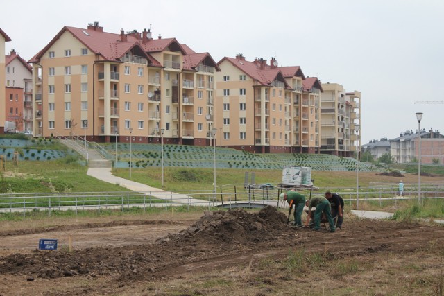 Na budowie zespołu szkół pracuje nowy wykonawca. Prace ma skończyć w ciągu 14 miesięcy.