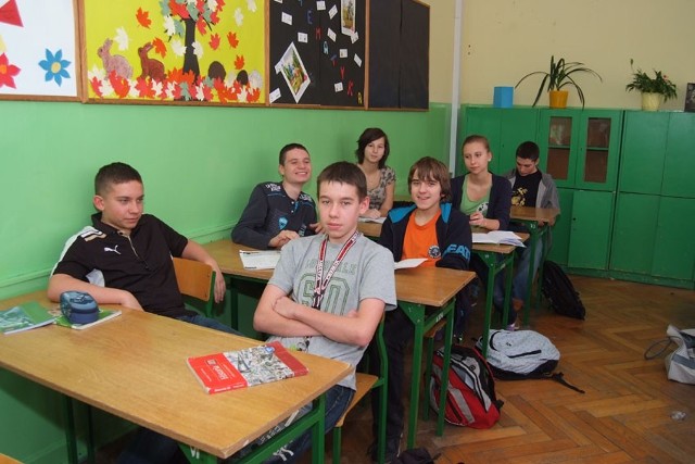 Uczniowie klasy III Gimnazjum nr 41 w Łodzi nie wyglądają na zestresowanych egzaminem. Trzymamy kciuki!
