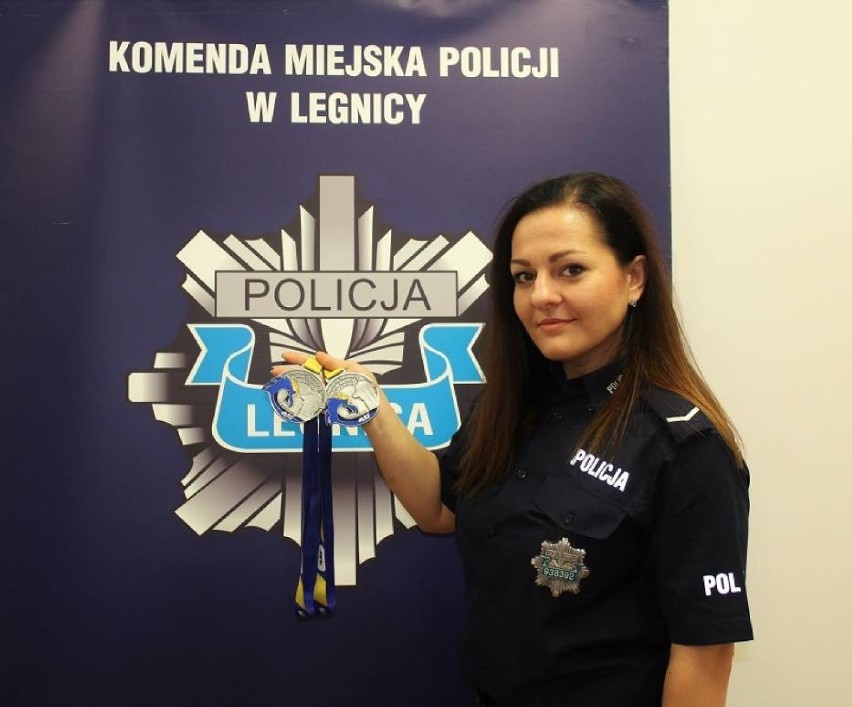 Wioletta Hanisch, policjantka z Legnicy, wyróżniona przez marszałka [ZDJĘCIA]