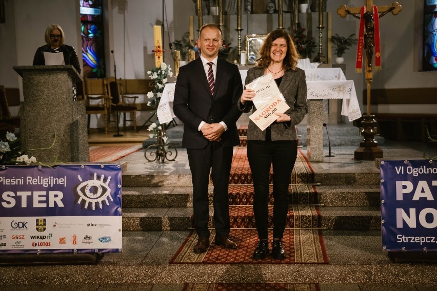 VI Ogólnopolski Festiwal Pieśni Religijnej Pater Noster w Strzepczu. Grand Prix wyśpiewał Chór Akademii Techniczno-Humanistycznej 