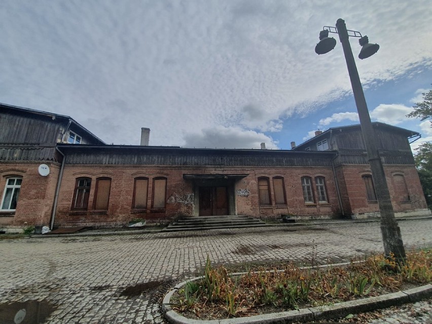 Dworzec PKP w Strzegomiu też do remontu! Tak obiecał minister (ZDJĘCIA)