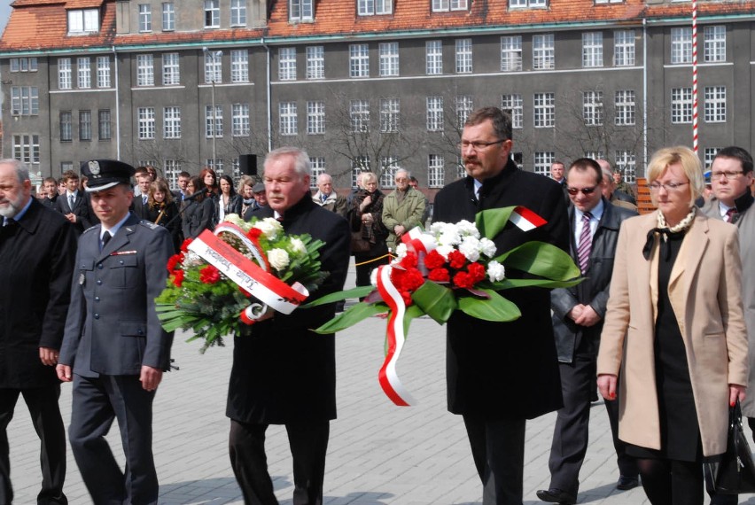 Jarocin: Uroczystości w jednostce wojskowej z okazji Dnia Pamięci Ofiar Zbrodni Katyńskiej [FOTO]