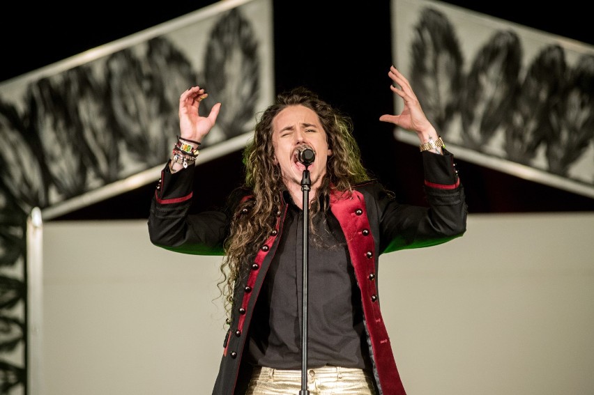 Michał Szpak wystąpił przed lubliniecką publicznością w koncercie Klubu JWK [ZDJĘCIA] 