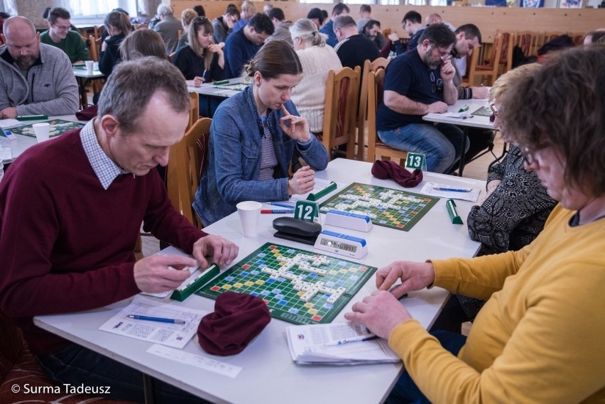 Przeżyjmy to jeszcze raz! Mistrzostwa Stargardu w Scrabble w obiektywie Tadeusza Surmy