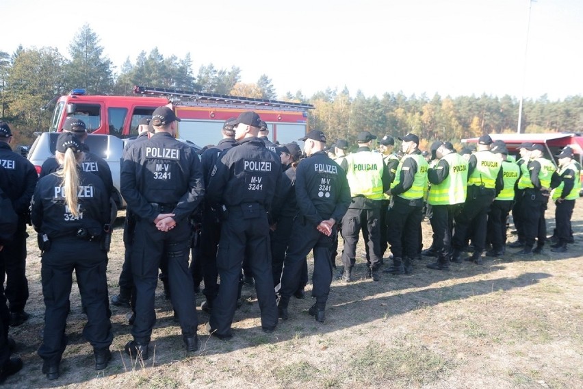Policjanci z Niemiec i Polski ścigają porywacza. Specjalne ćwiczenia [ZDJĘCIA, WIDEO]