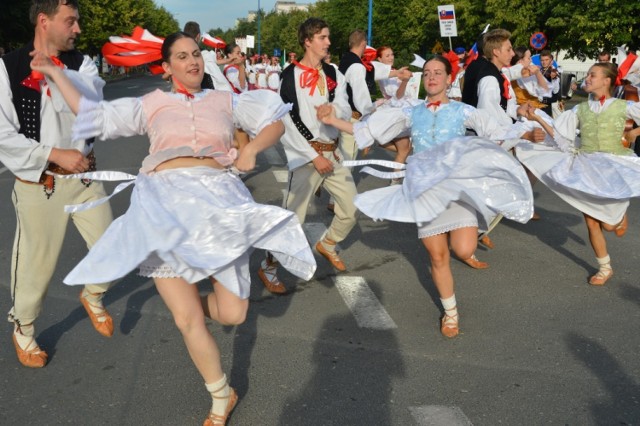 Międzynarodowy folklor zawładnął Opocznem