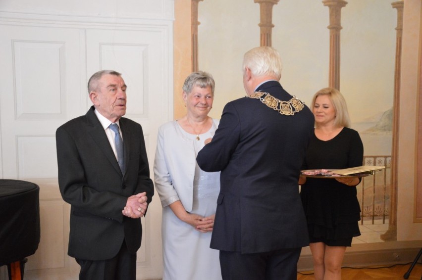 Medale za długoletnie pożycie małżeńskie wręczono parom z Wejherowa