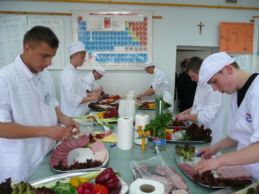 ZSUG Pleszew - Sukces uczniów na Turnieju Przetwórstwa Mięsnego