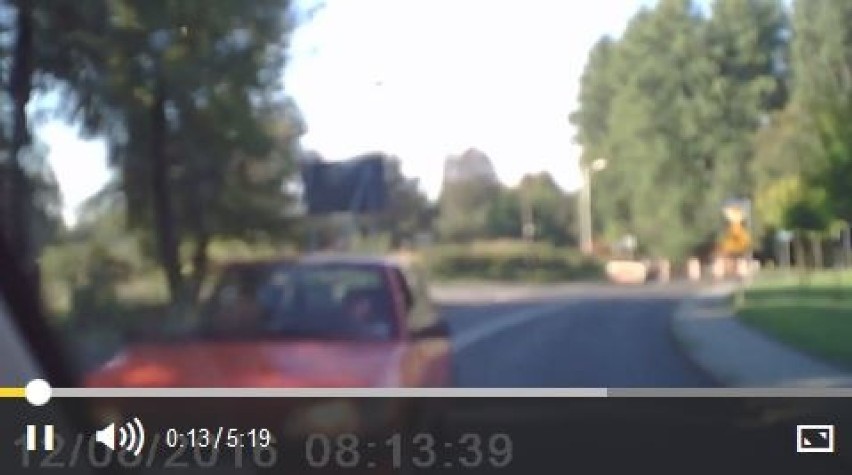 Sceny jak w filmie: Instruktor nauki jazdy ruszył w pościg za pijanym kierowcą w Rudzie Śl. [WIDEO]