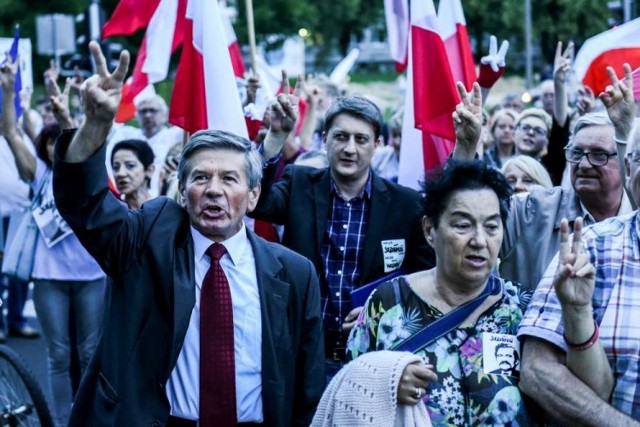 Demonstracja KOD w Poznaniu w rocznicę Porozumień Sierpniowych