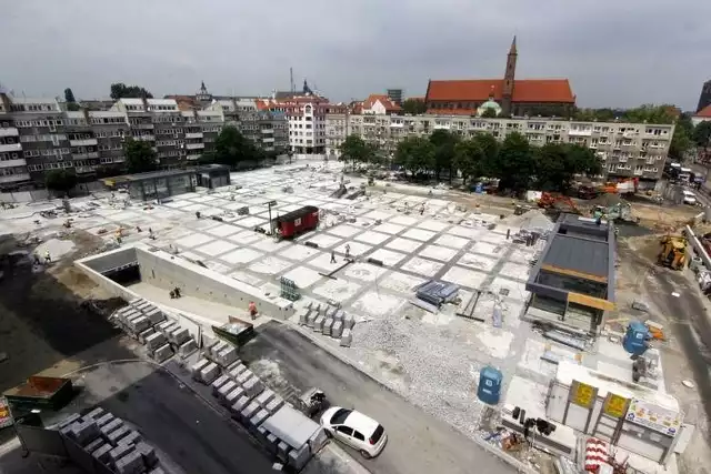 Wrocław, parking pod pl. Nowy Targ, na górze staną leżanki