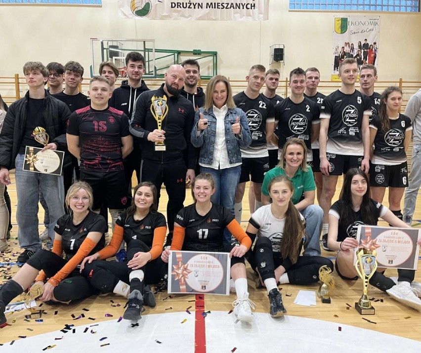 Drużyna „Pikieta Kościerzyna” zwycięzcą II edycji Powiatowej Amatorskiej Ligi Piłki Siatkowej Drużyn Mieszanych