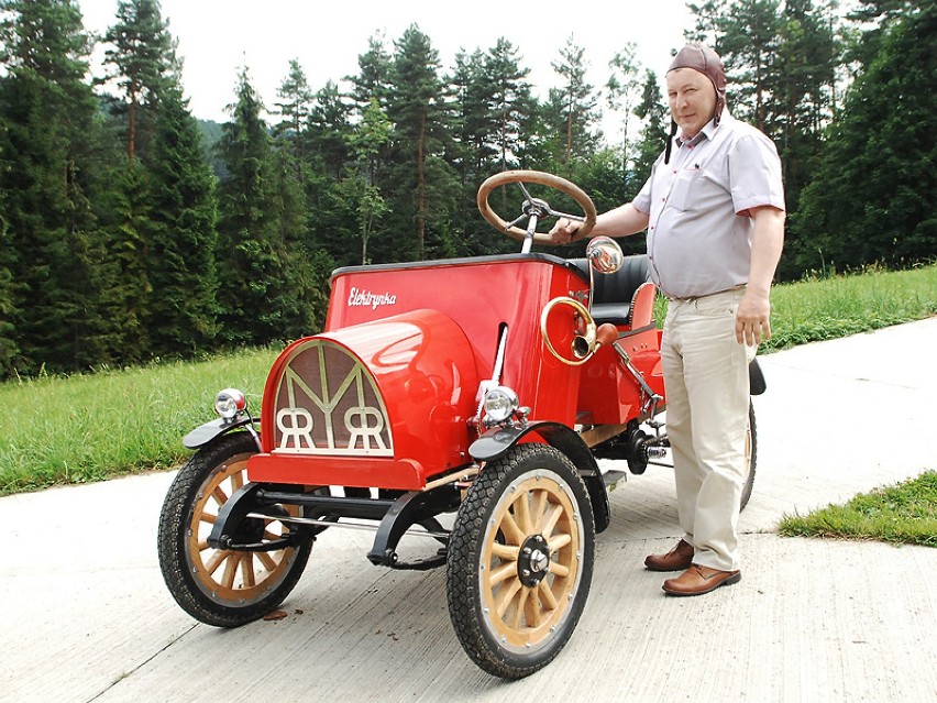 Zrobił auto z drewna, do tego na prąd