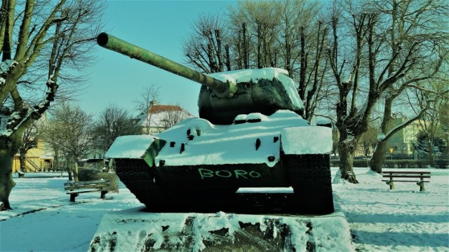 Sławno: Radni przesądzili los czołgu T-34 [ZDJĘCIA, WIDEO] - kiedy zniknie?  | Sławno Nasze Miasto