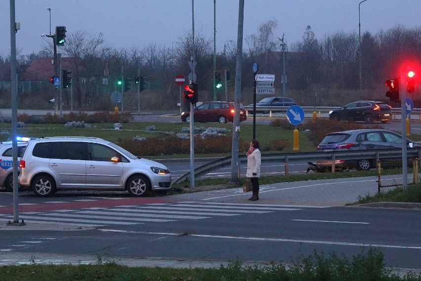 Wypadek na ulicy Sikorskiego w Legnicy [ZDJĘCIA]