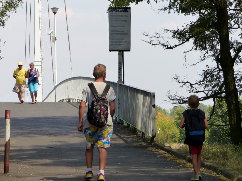 Plażowanie w Sieradzu nad rzeką Wartą