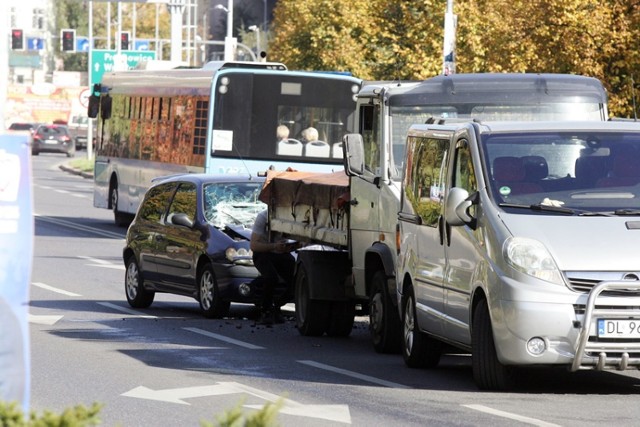 Wypadek na ulicy Witelona w Legnicy.