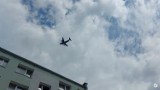 Wielki wojskowy samolot lata nad Poznaniem. To Boeing C-17 Globemaster