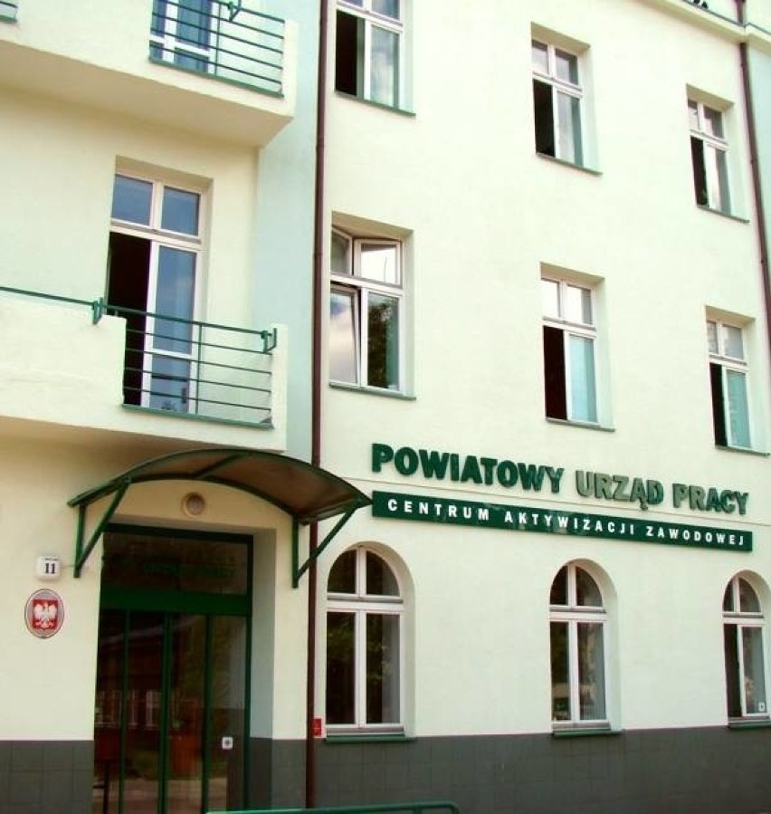 Koronawirus Pabianice: Powiatowy Urząd Pracy w Pabianicach apeluje, aby ograniczyć wizyty w urzędzie