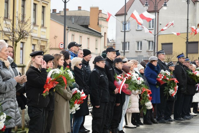 Obchody pod Pomnikiem Walki i Męczeństwa w Sępólnie Krajeńskim.