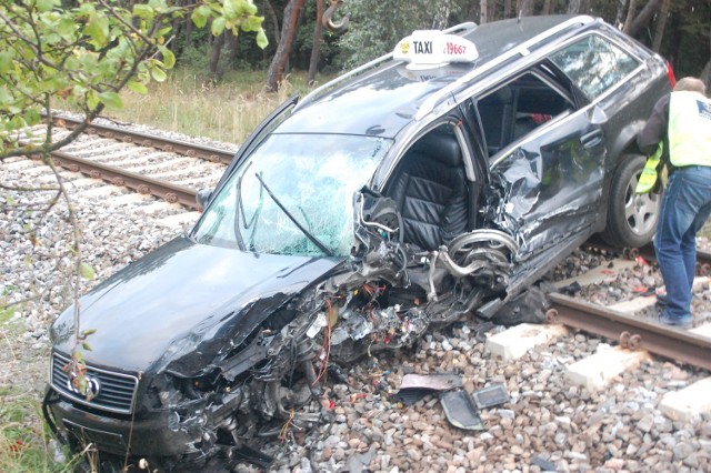Wypadek na trasie Władysławowo - Chałupy 1.08.2015. Pijany kierowca zderzył się z taksówką.


