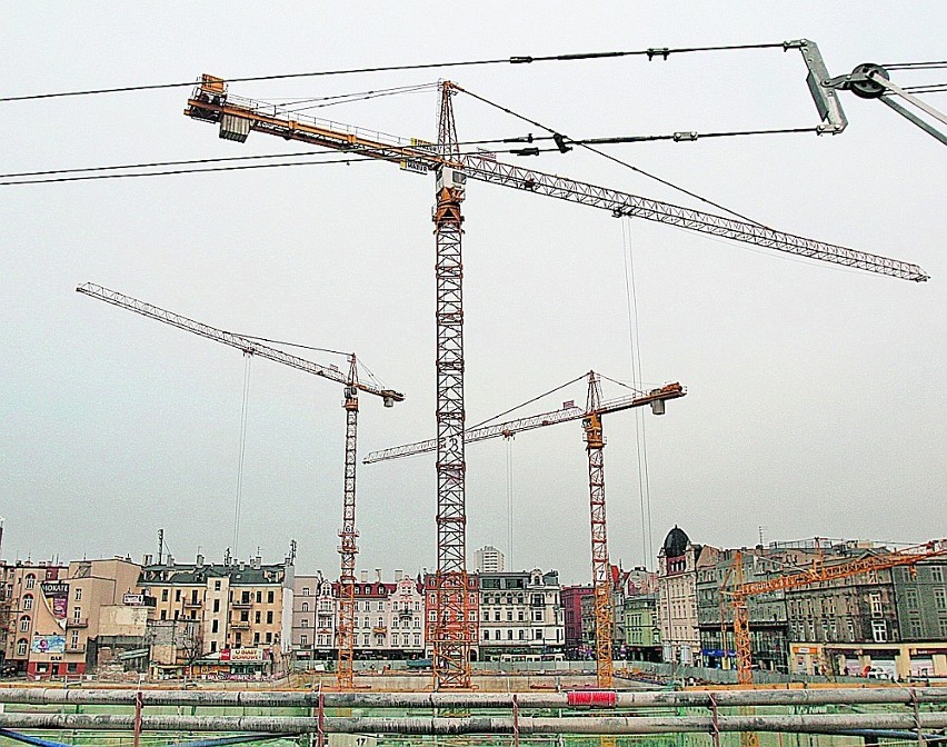 Budowa dworca w Katowicach: cztery żurawie, będzie i piąty [ZDJĘCIA]