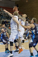 Koszykarze Górnika Trans.eu TWS Mazbud wygrali dziewiąty mecz w sezonie i bez porażki są liderem